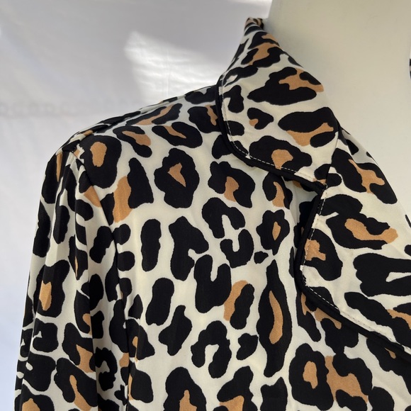 Banana Republic Leopard Button Down - Picture 4 of 7